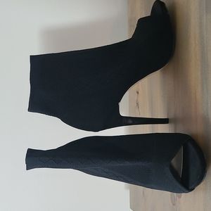 New no Box. Shoe Dazzle Anka Peeptoe Bootie in Black. Size 9.5.